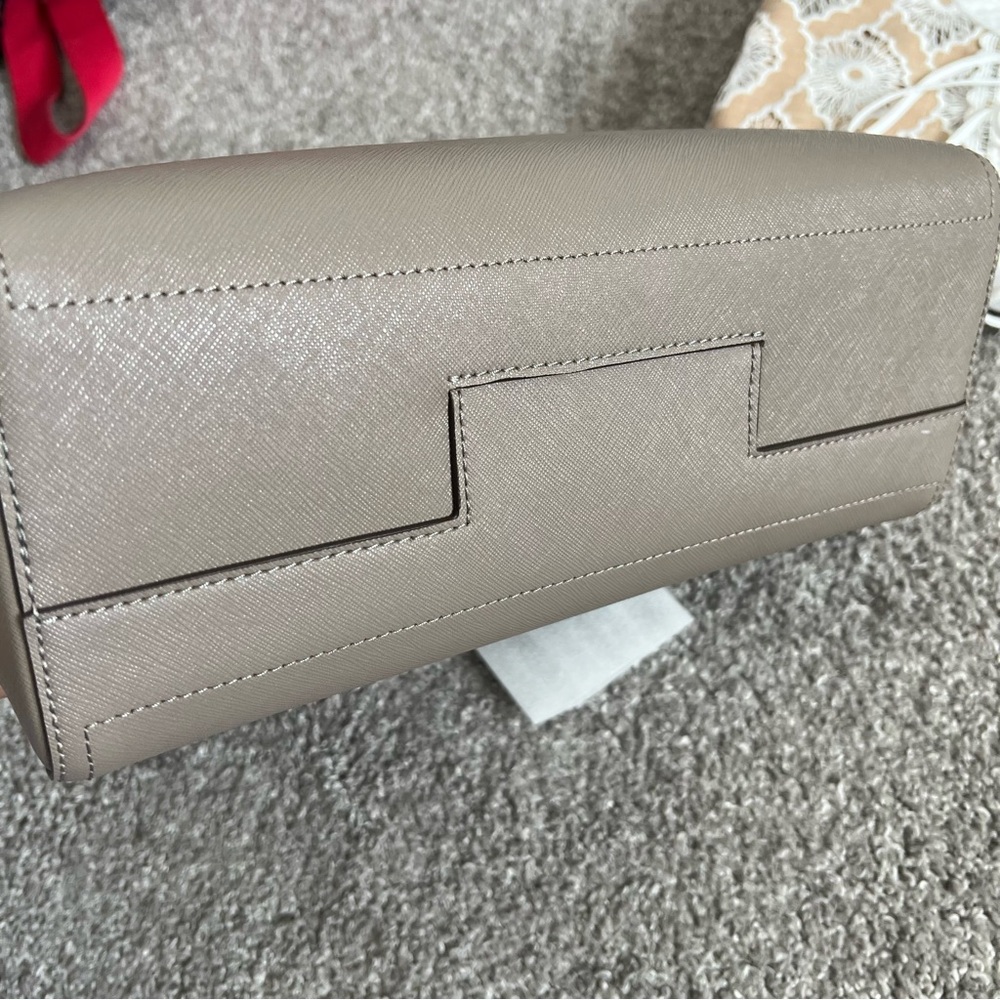 Tory Burch classic Robinson satchel bag NWT crossbody - Picture 8 of 16